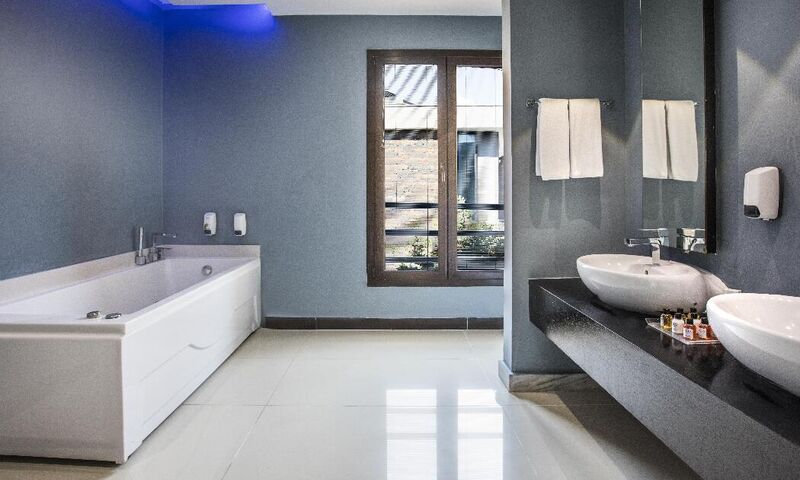Aria Claros Hotel