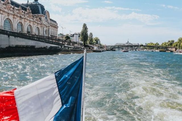 İzmir Çıkışlı Büyüleyici Paris ve İncileri Turu
