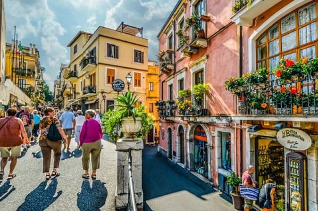 İzmir Hareketli Sicilya Turu