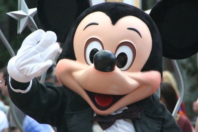 İzmir'den Direkt Sefer İle Yaz Tatiline Özel Kültür ve Eğlence Turu Paris & Disneyland Brüksel – Köln